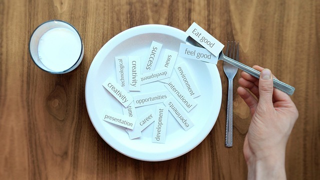 三种饮食法为什么都有效:把橄榄油、脂肪供能与进食窗口还原成同一个机制 配图