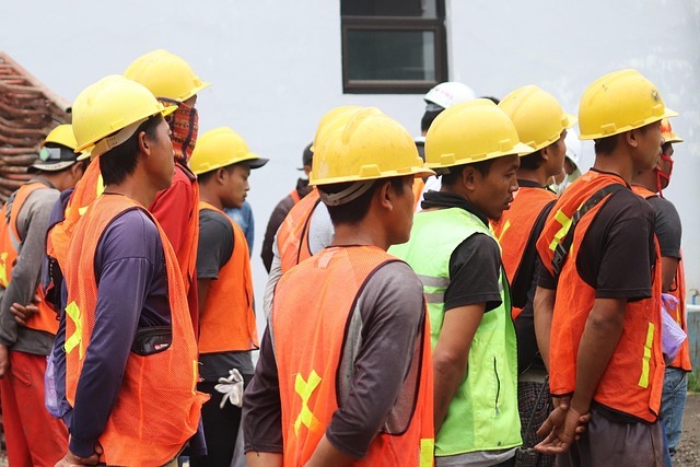 可逆与不可逆:用双门决策法决定一件事该快做还是慢做 配图