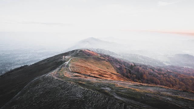 旅行系统:把探索世界变成可复用的流程 配图